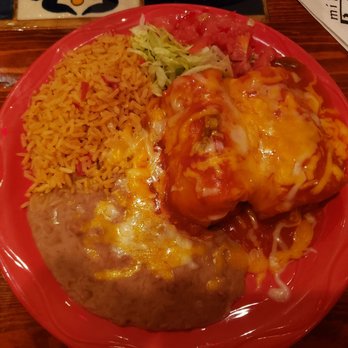 Mi Pueblo signature dishes Fajitas Steak, Chile Relleno, Bistek Tampico